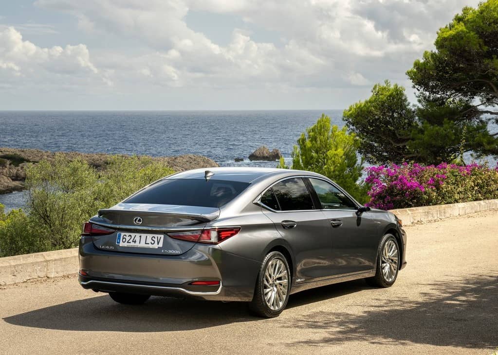 19716 Photo Exterior Lexus ES Elite 2022 in Saudi Arabia