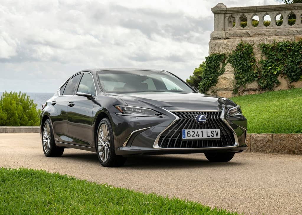 13096 Photo Exterior Lexus ES 250 Hybrid Plus 2022 in Saudi Arabia