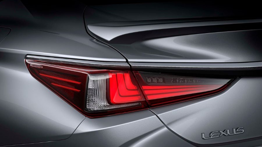 4127 Photo Exterior Lexus ES 300h Platinum 2021 in UAE