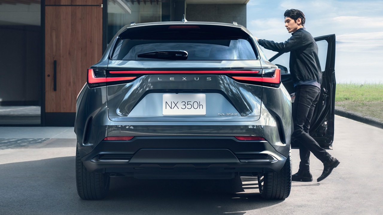 37599 Photo Exterior Lexus NX350 2024 in UAE