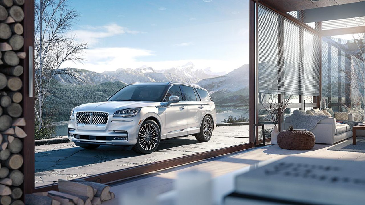 29577 Photo Exterior Lincoln Aviator Presidential 2023 in Saudi Arabia