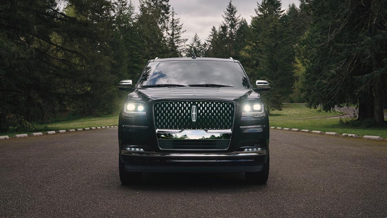 31619 Photo Exterior Lincoln Navigator Reserve 2023 in UAE