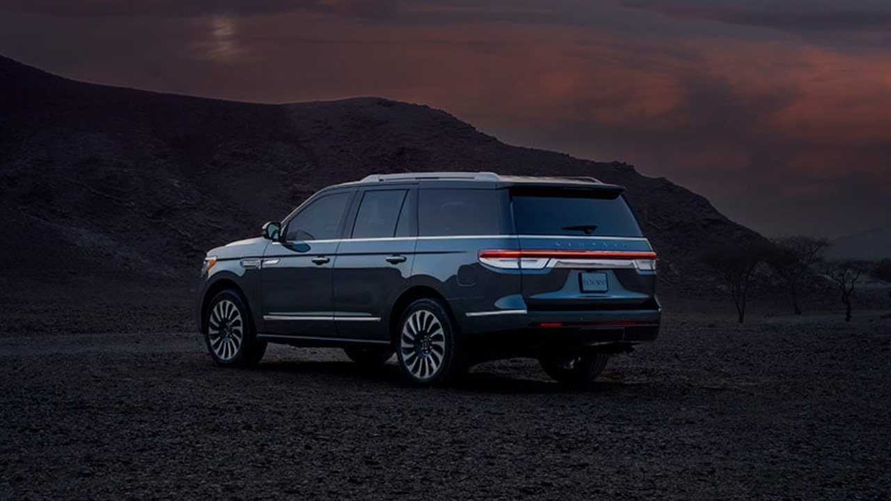 31632 Photo Exterior Lincoln Navigator reserve 2023 in Saudi Arabia