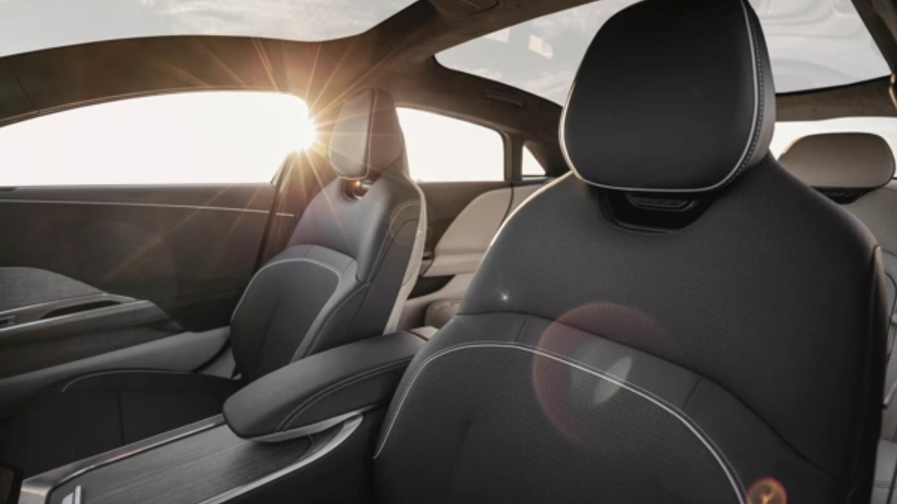 48921 Photo Exterior Lucid Air 2024 in UAE