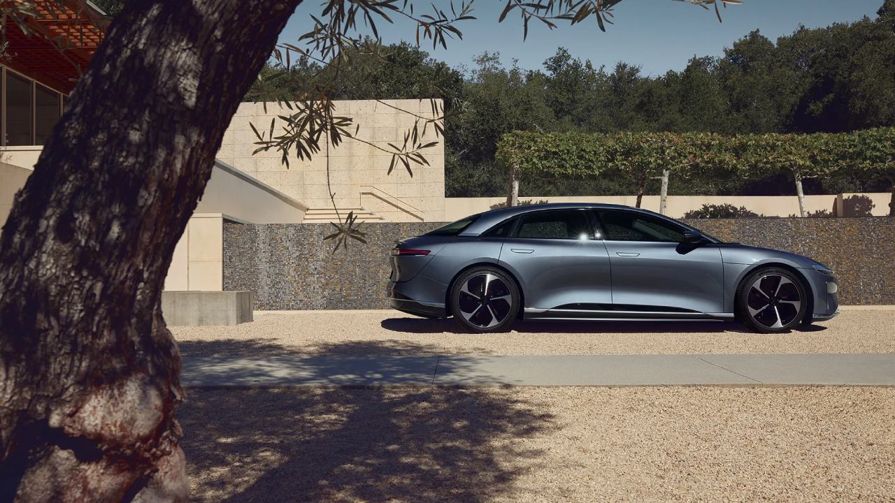 48918 Photo Exterior Lucid Air 2024 in UAE