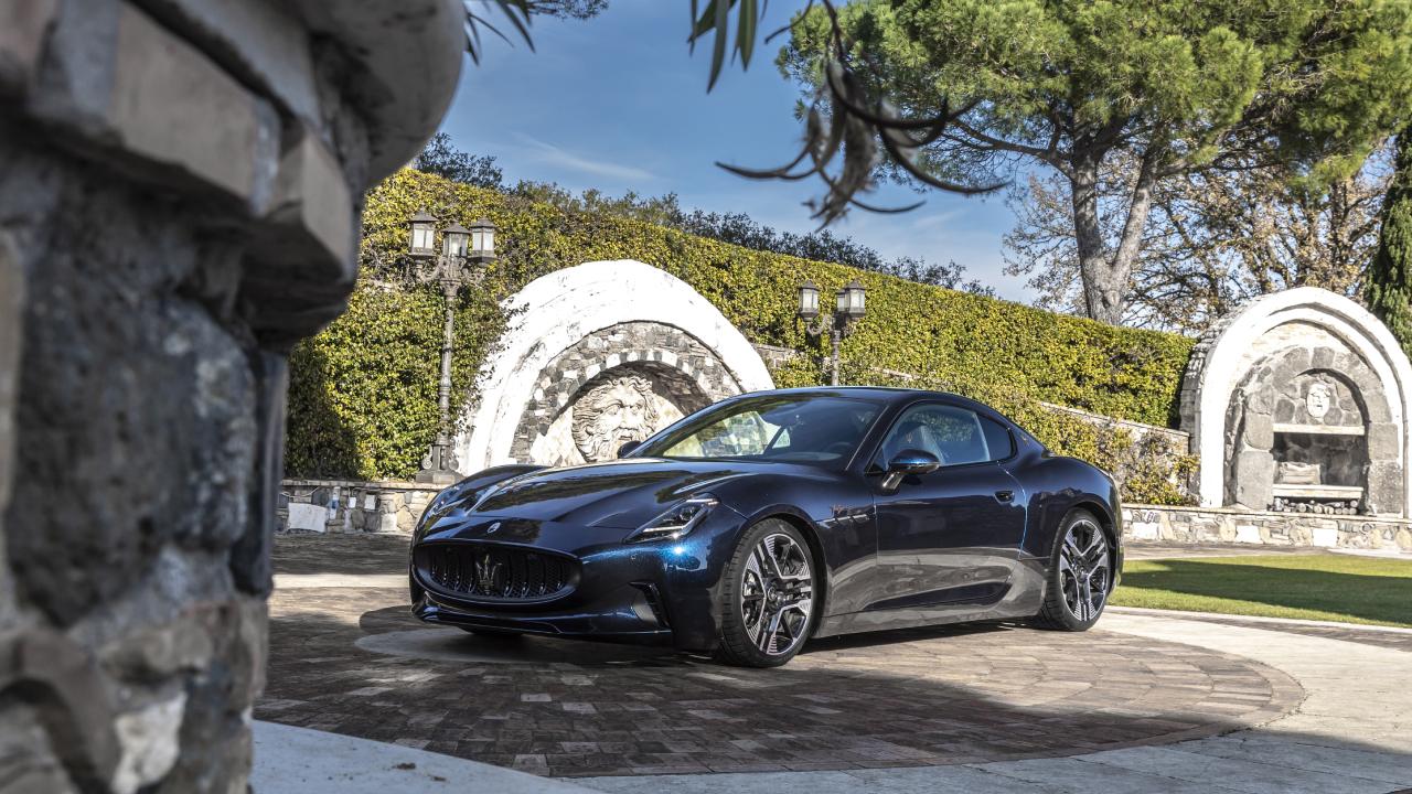 39748 Photo Exterior Maserati GranTurismo Folgore 2024 in UAE