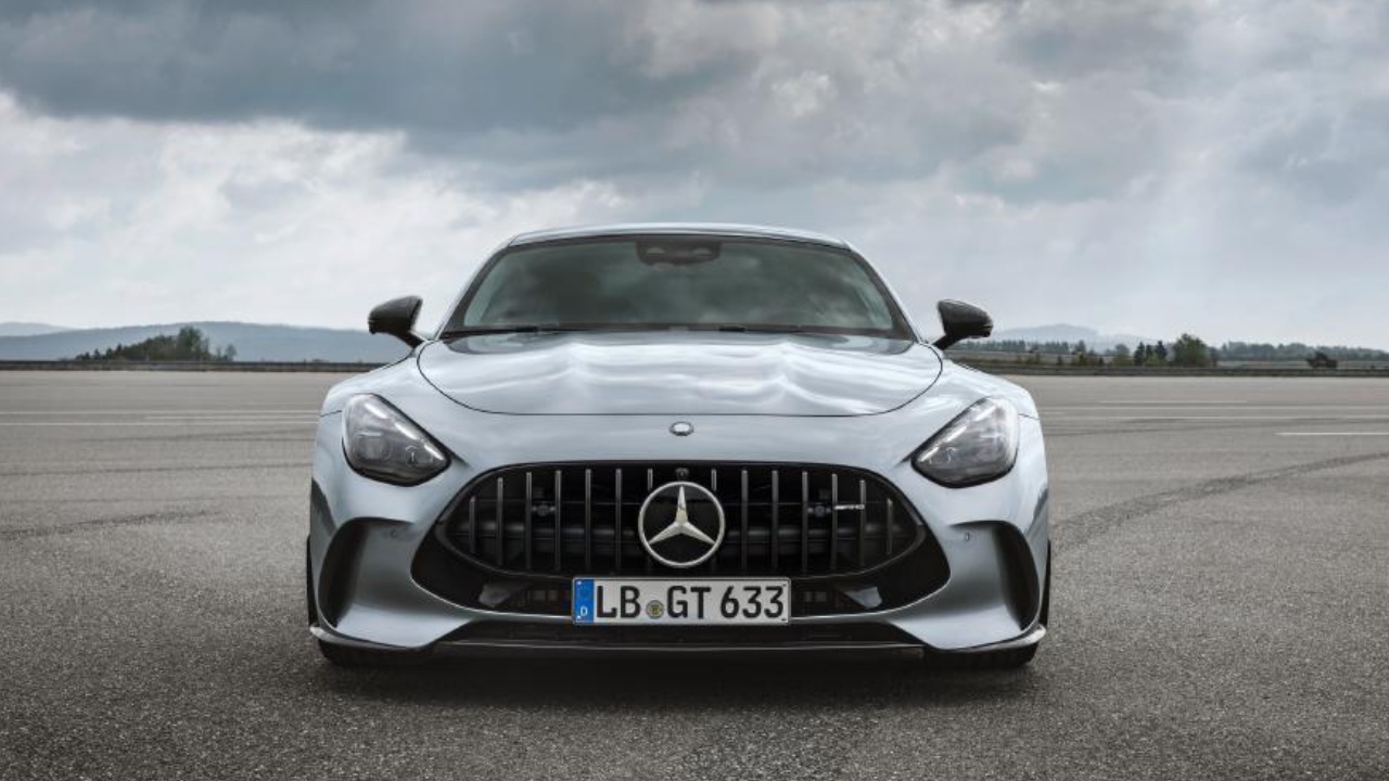 38132 Photo Exterior Mercedes-AMG GT Coupe 2024 in UAE