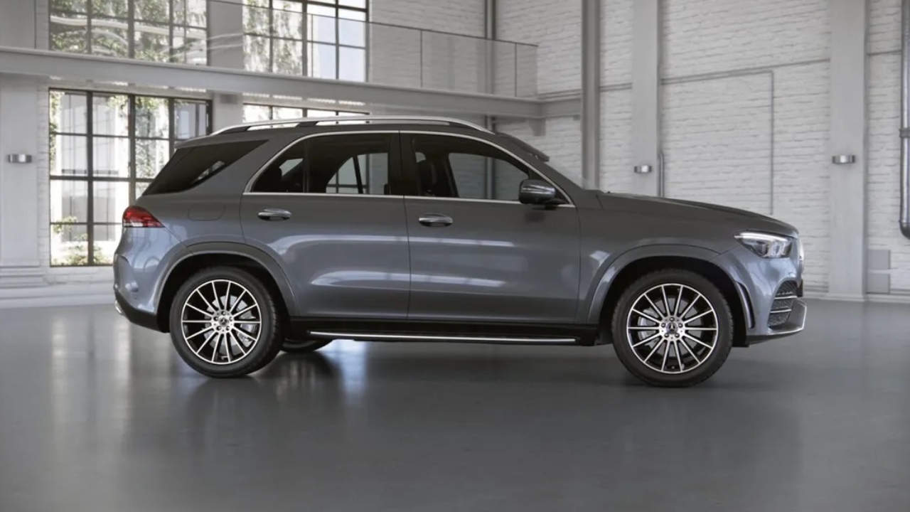 25672 Photo Exterior Mercedes GLE 450 4MATIC 2023 in UAE