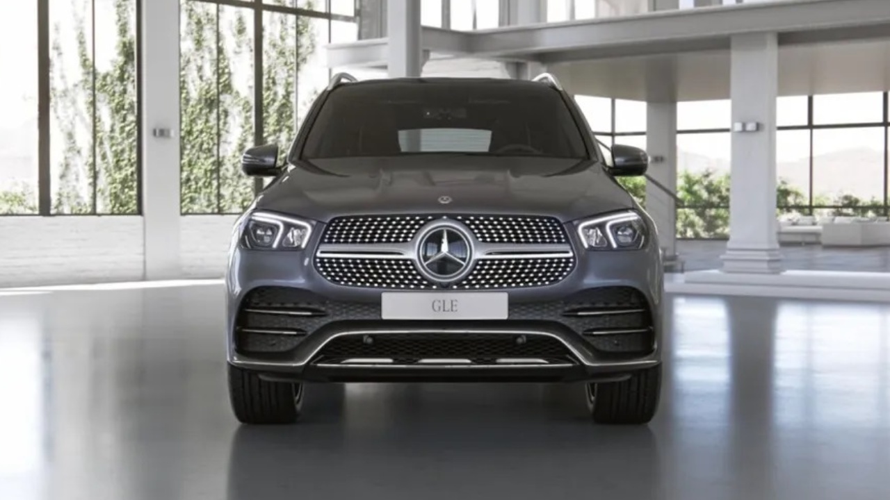 25670 Photo Exterior Mercedes GLE 450 4MATIC 2023 in UAE