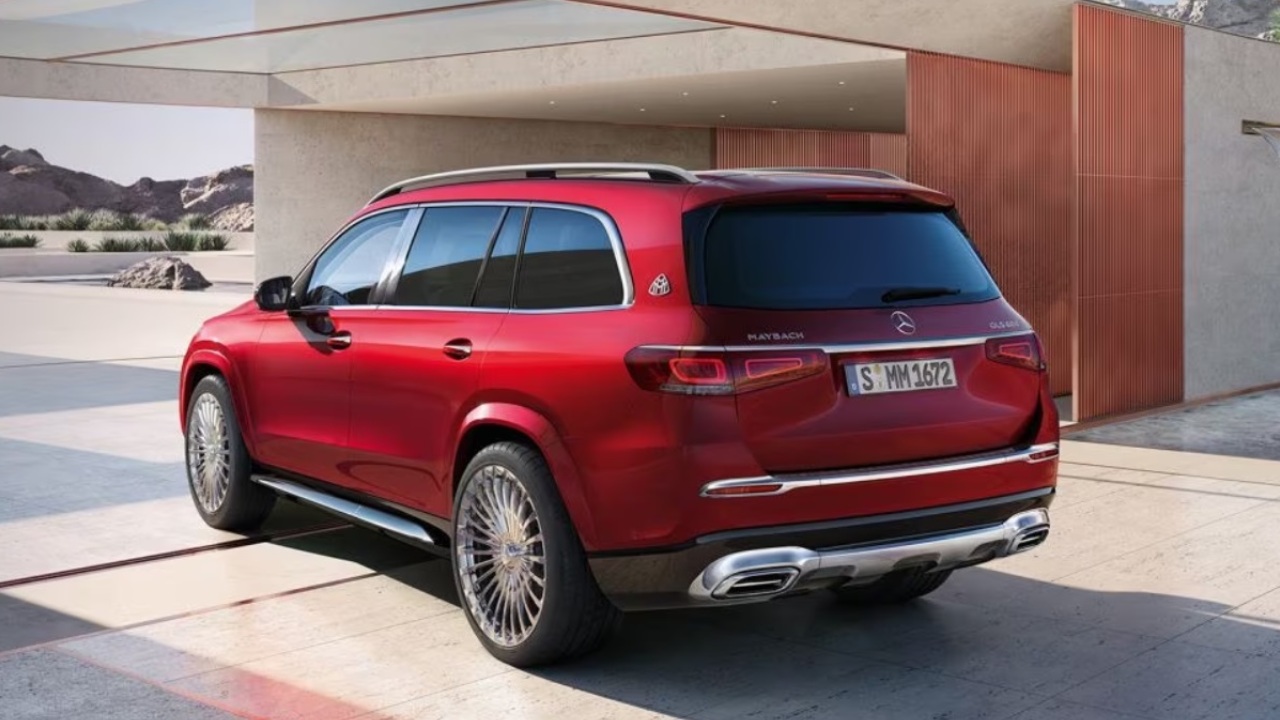 30322 Photo Exterior Mercedes Maybach GLS 600 4MATIC 2023 in Saudi Arabia