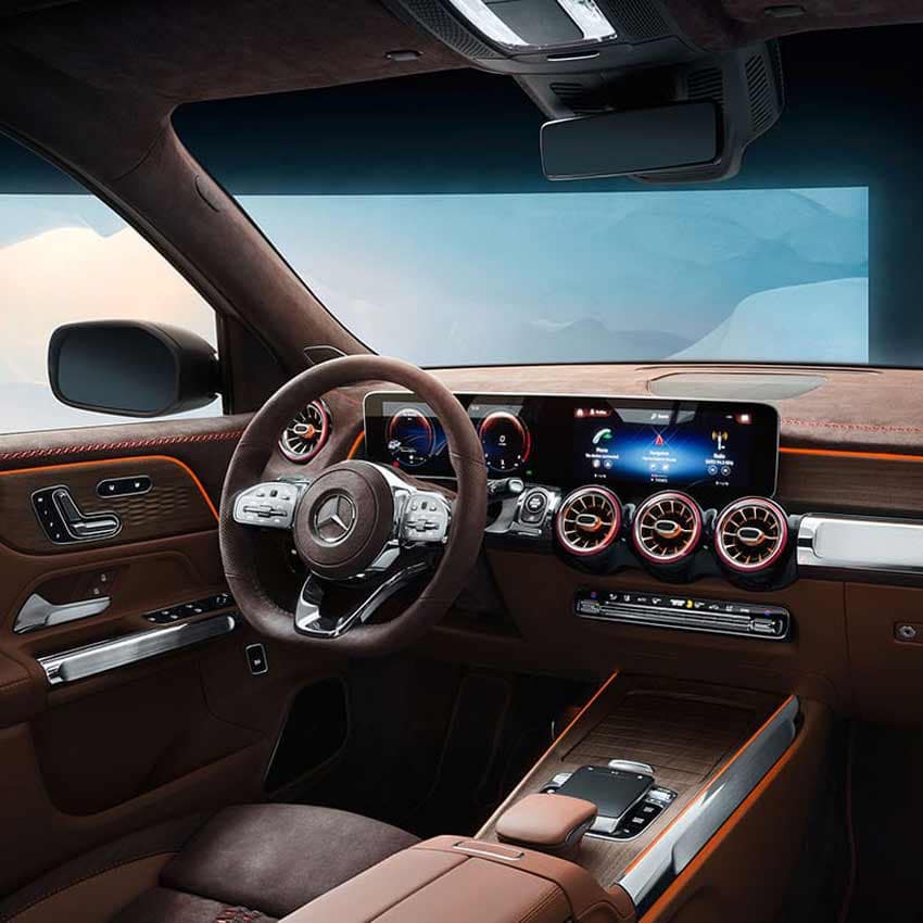 8528 Photo Exterior Mercedes GLB 250 4Matic 7 Seater 2021 in UAE