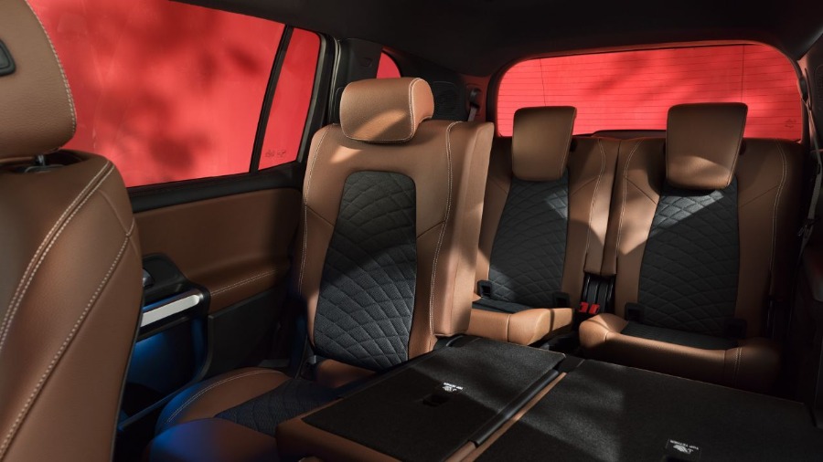 10311 Photo Exterior Mercedes GLB 250 4Matic 7 Seater 2021 in Saudi Arabia