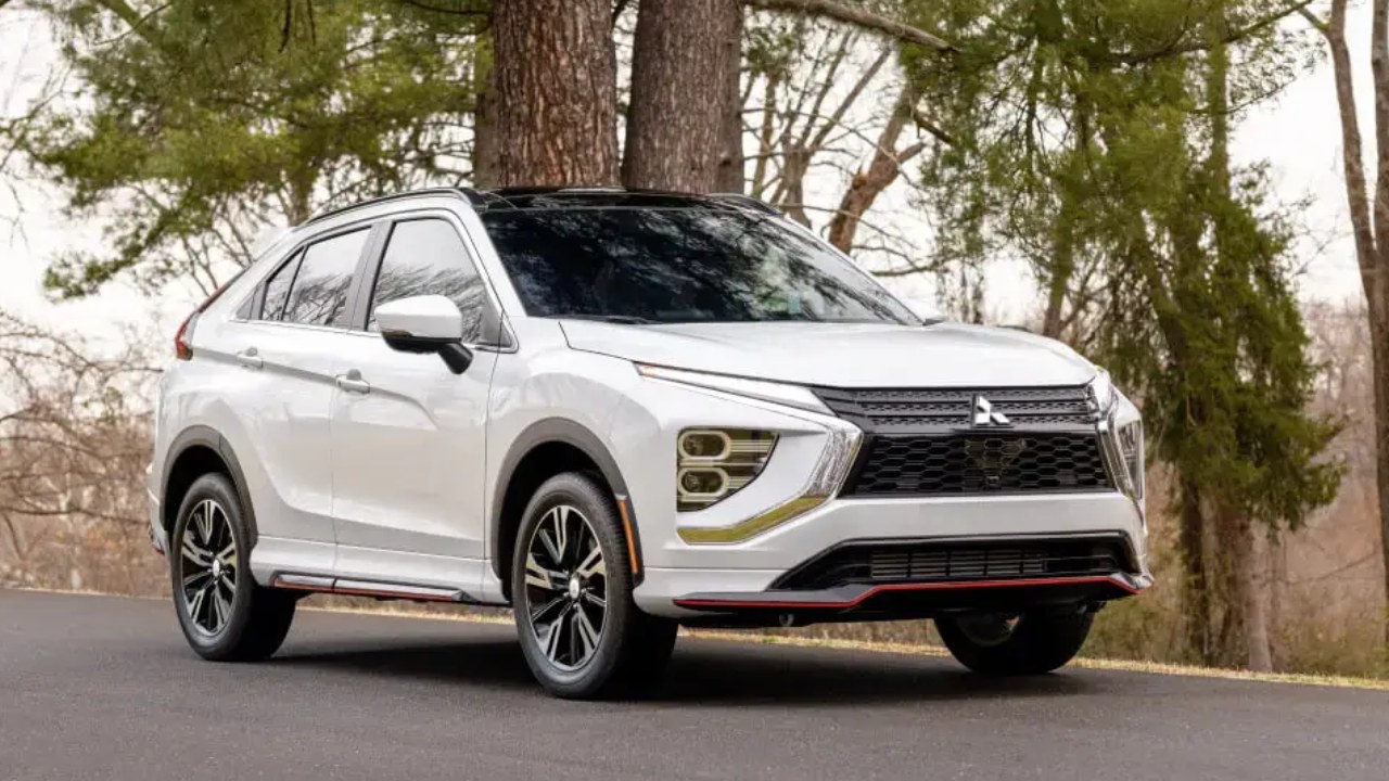 46074 Photo Exterior Mitsubishi Eclipse Cross 2024 in Saudi Arabia