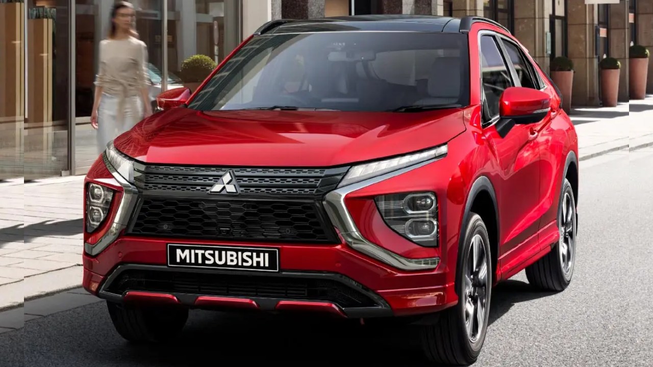 33732 Photo Exterior Mitsubishi Eclipse Cross 2023 in Saudi Arabia