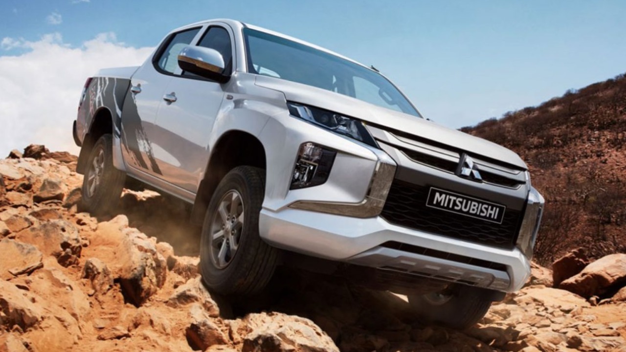 25168 Photo Exterior Mitsubishi L200 Double Cab 2WD 2023 in Saudi Arabia