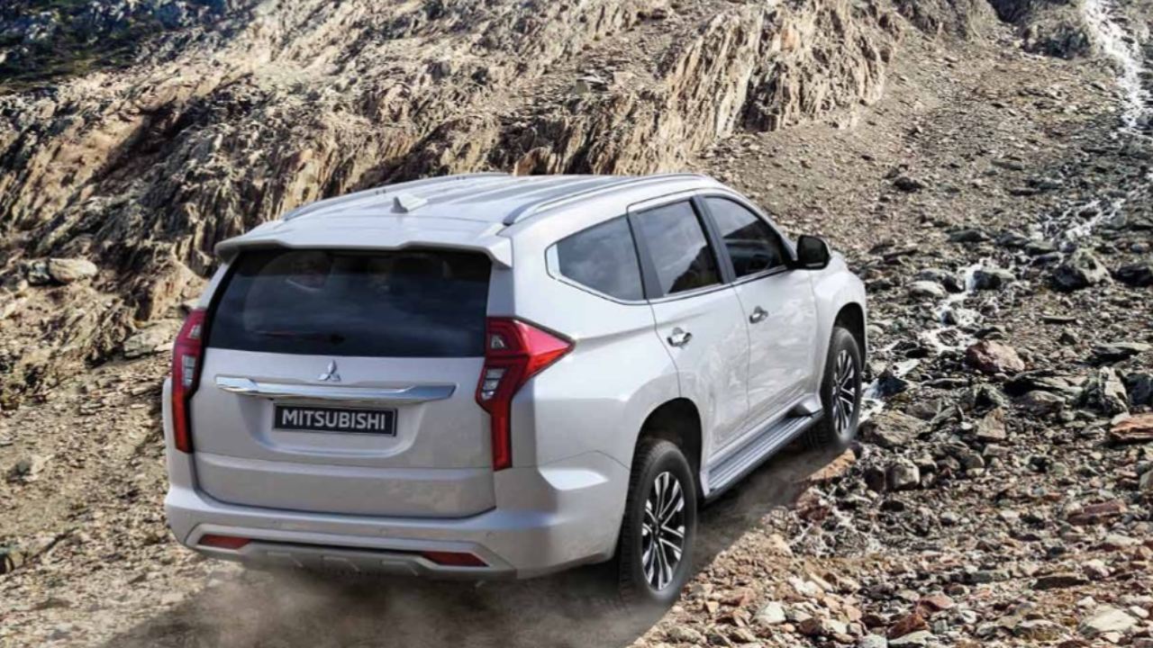 33789 Photo Exterior Mitsubishi Montero Sport GLS  Premium 2023 in Saudi Arabia