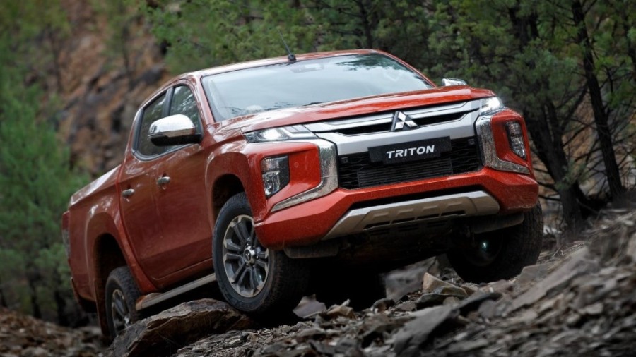 2391 Photo Exterior Mitsubishi L200 Double Cab 4WD 2021 in Saudi Arabia