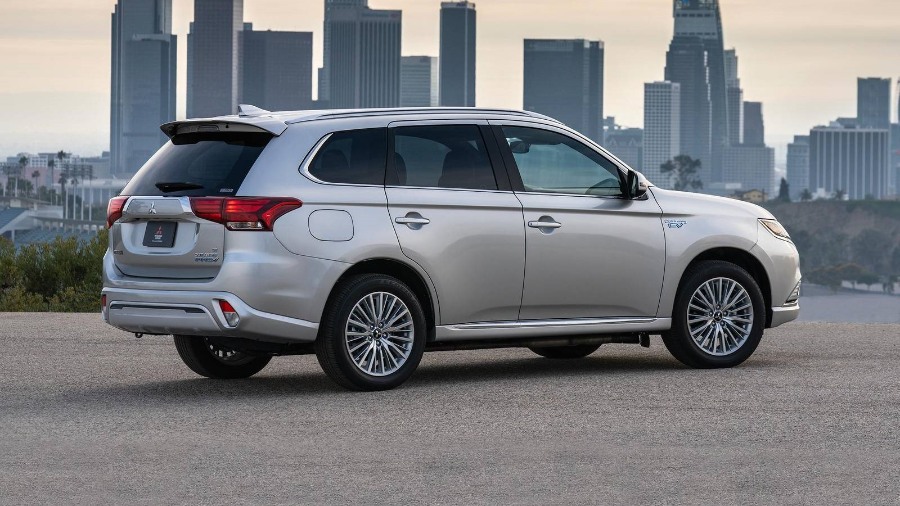 7939 Photo Exterior Mitsubishi Outlander PHEV Intense 2021 in UAE