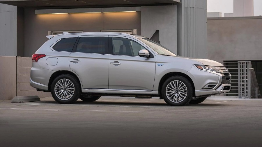 7940 Photo Exterior Mitsubishi Outlander PHEV Intense 2021 in UAE