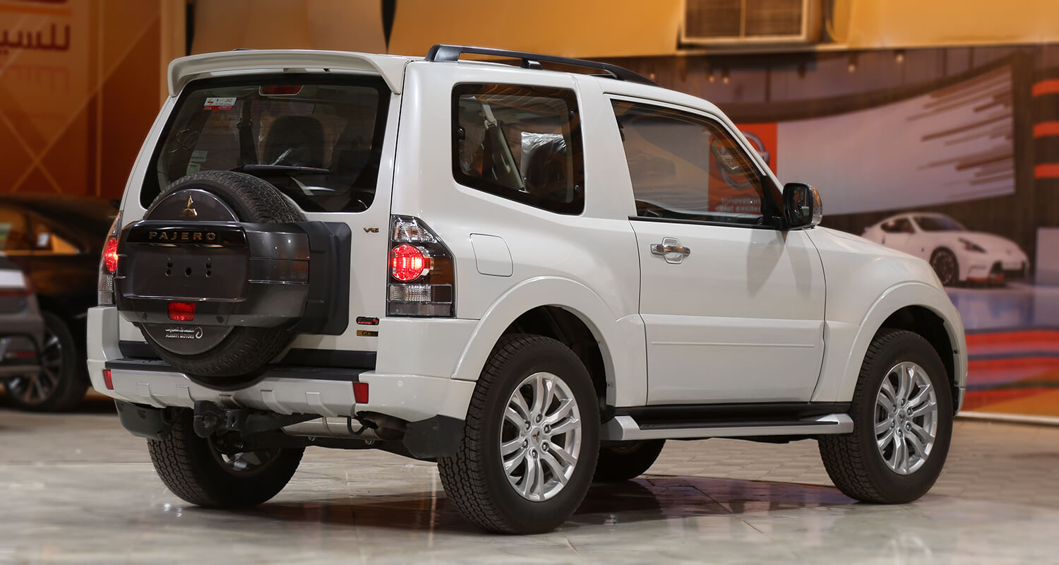 Prices and Specifications for Mitsubishi Pajero GLS 4WD 3Door 3.8L