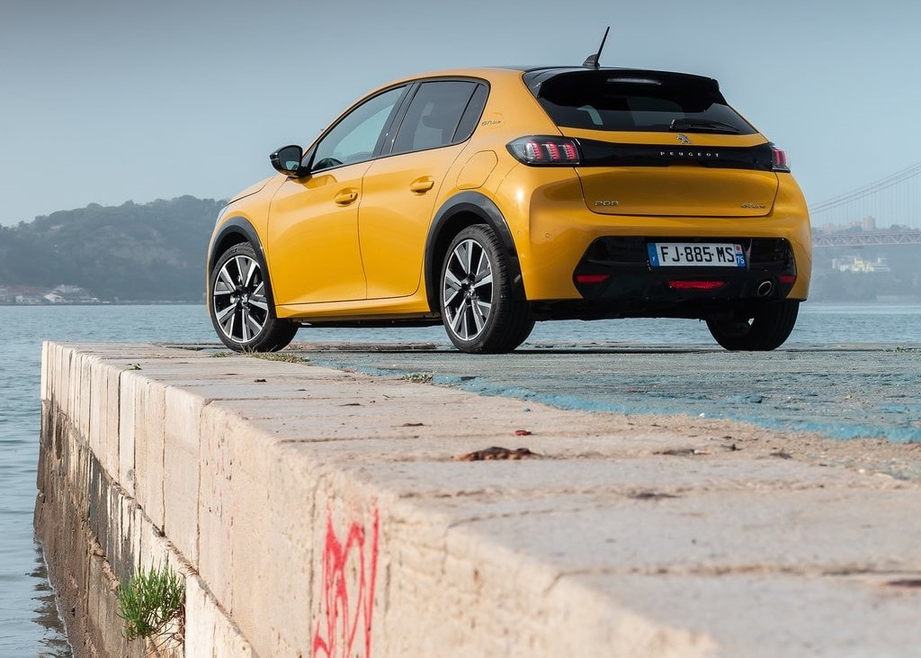 18081 Photo Exterior Peugeot 208 GT 2022 in Saudi Arabia