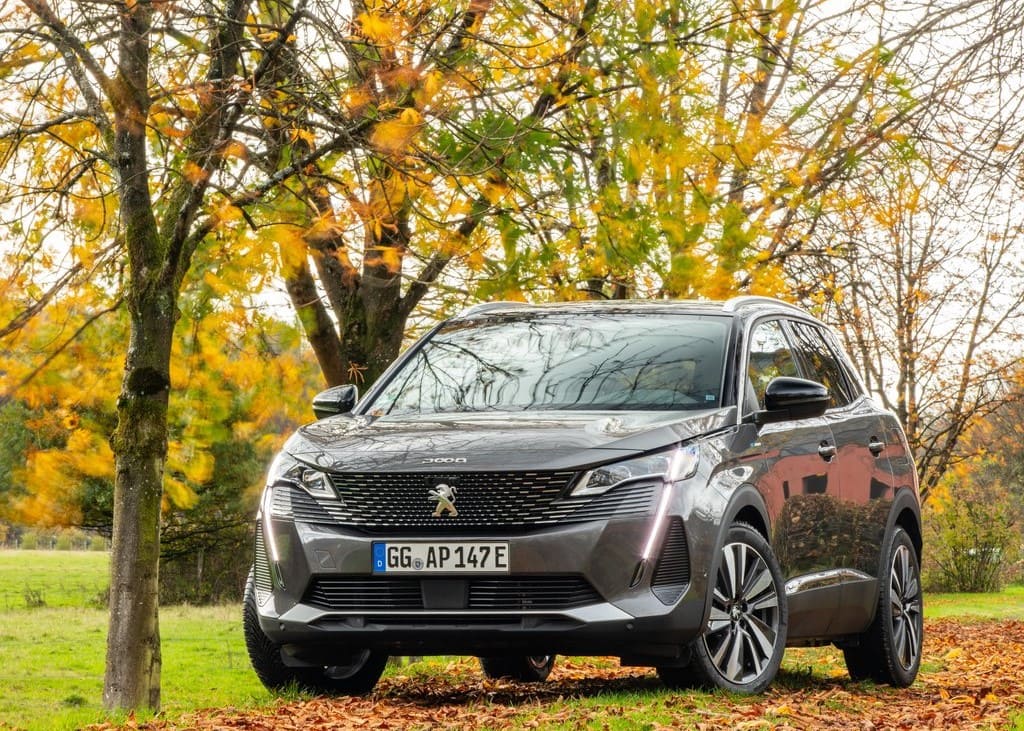 18771 Photo Exterior Peugeot 3008 Hybrid4 2022 in UAE