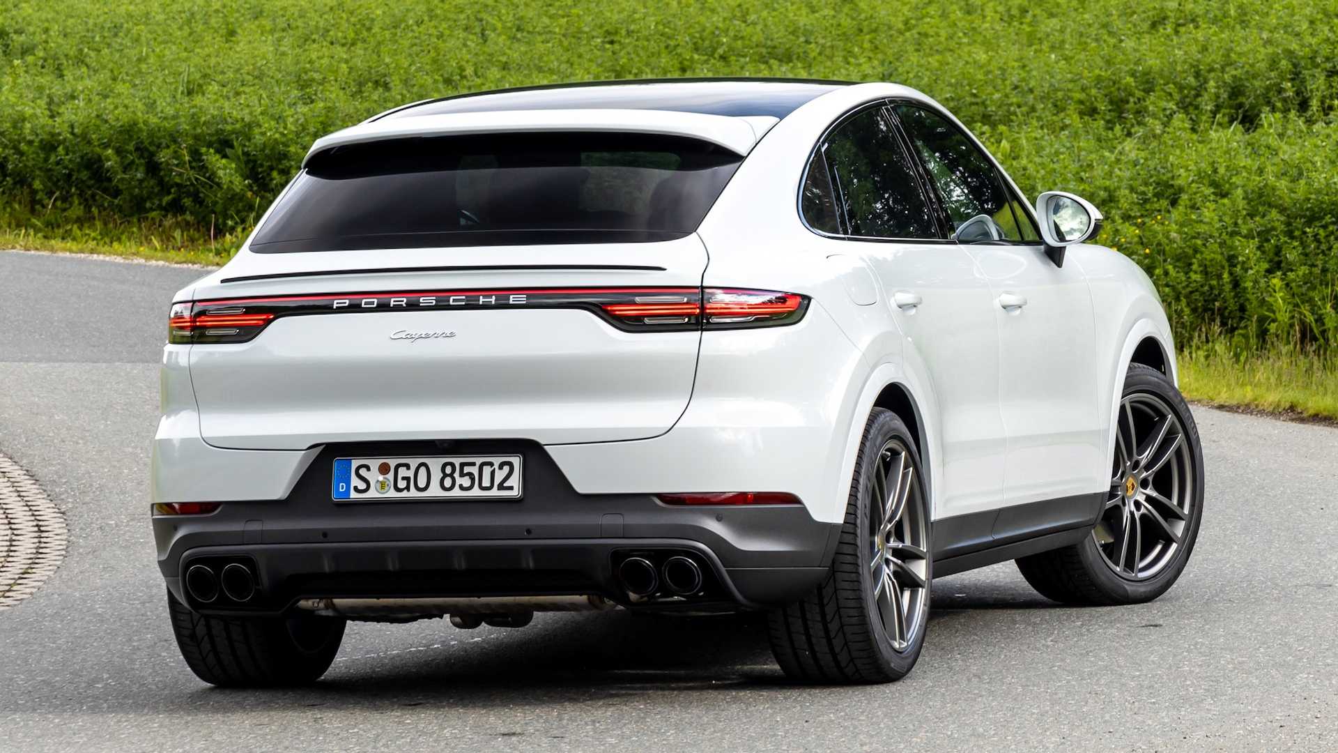 4192 Photo Exterior Porsche Cayenne Coupe Turbo S E-Hybrid 2021 in UAE