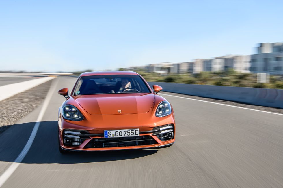 9271 Photo Exterior Porsche Panamera Turbo S E-Hybrid 2021 in UAE