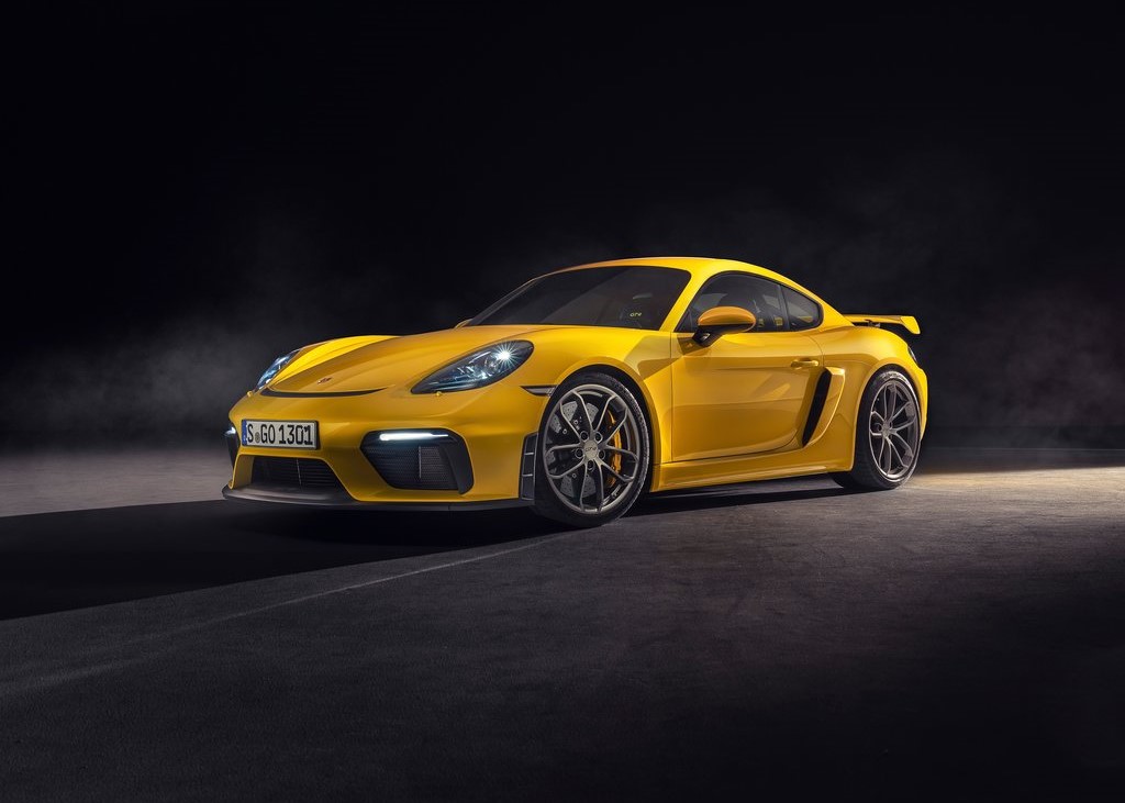 27331 Photo Exterior Porsche 718 Cayman GT4 2023 in Saudi Arabia