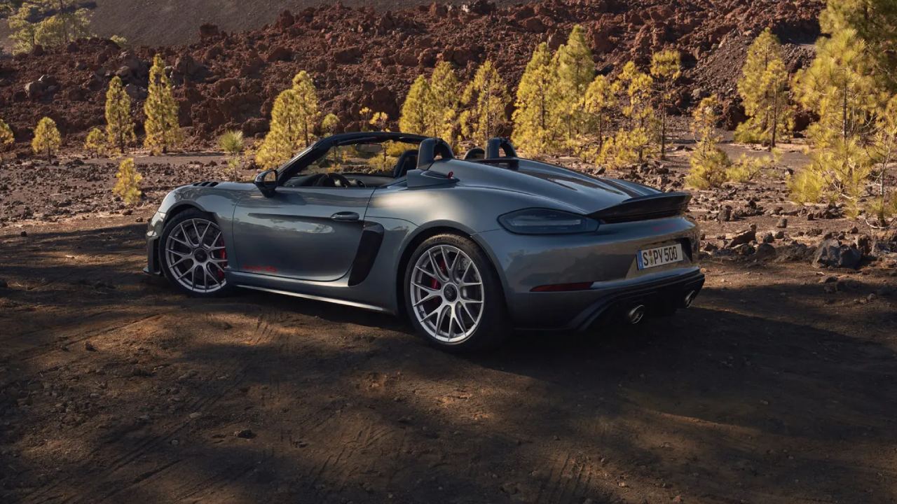 37927 Photo Exterior Porsche 718 Spyder RS 2024 in Saudi Arabia