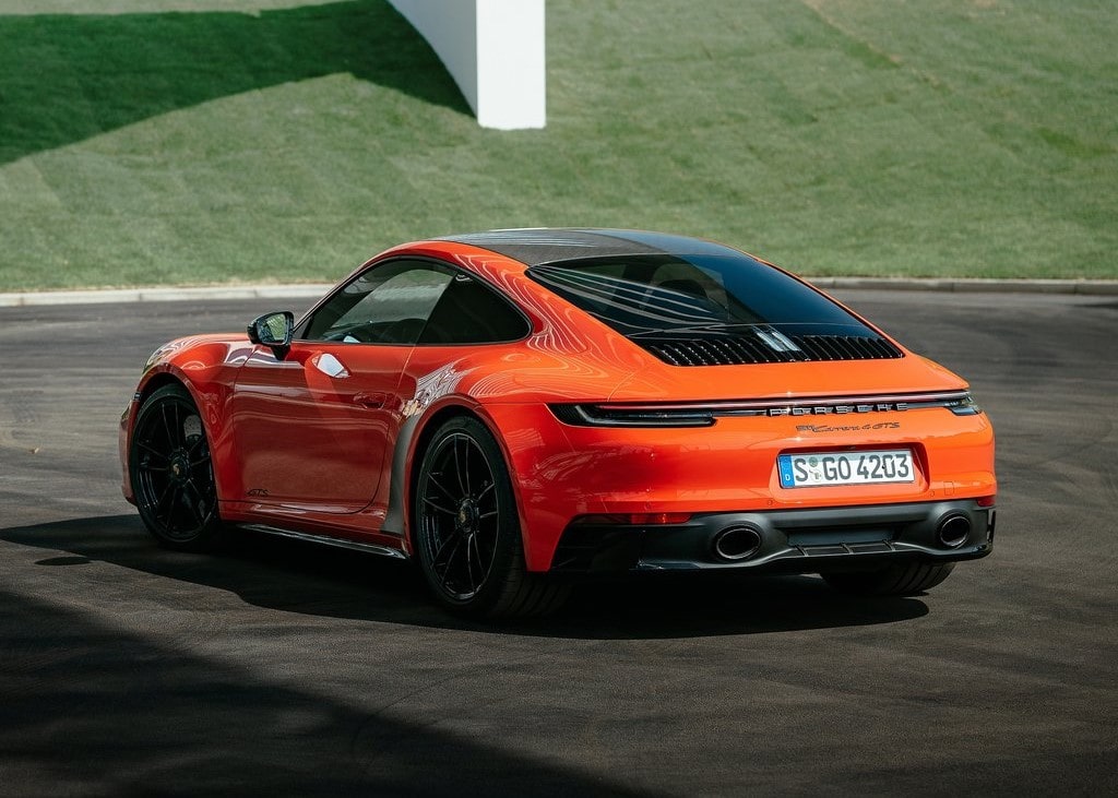 20497 Photo Exterior Porsche 911 Carrera 4 GTS 2022 in UAE