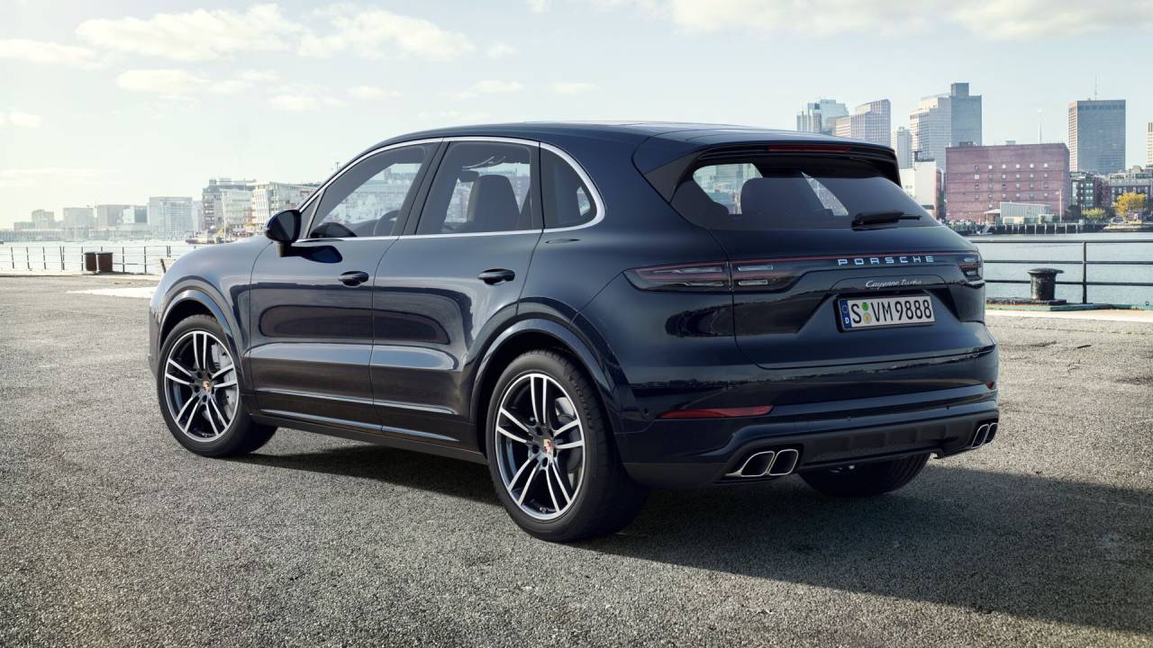 27468 Photo Exterior Porsche Cayenne Turbo 2023 in UAE