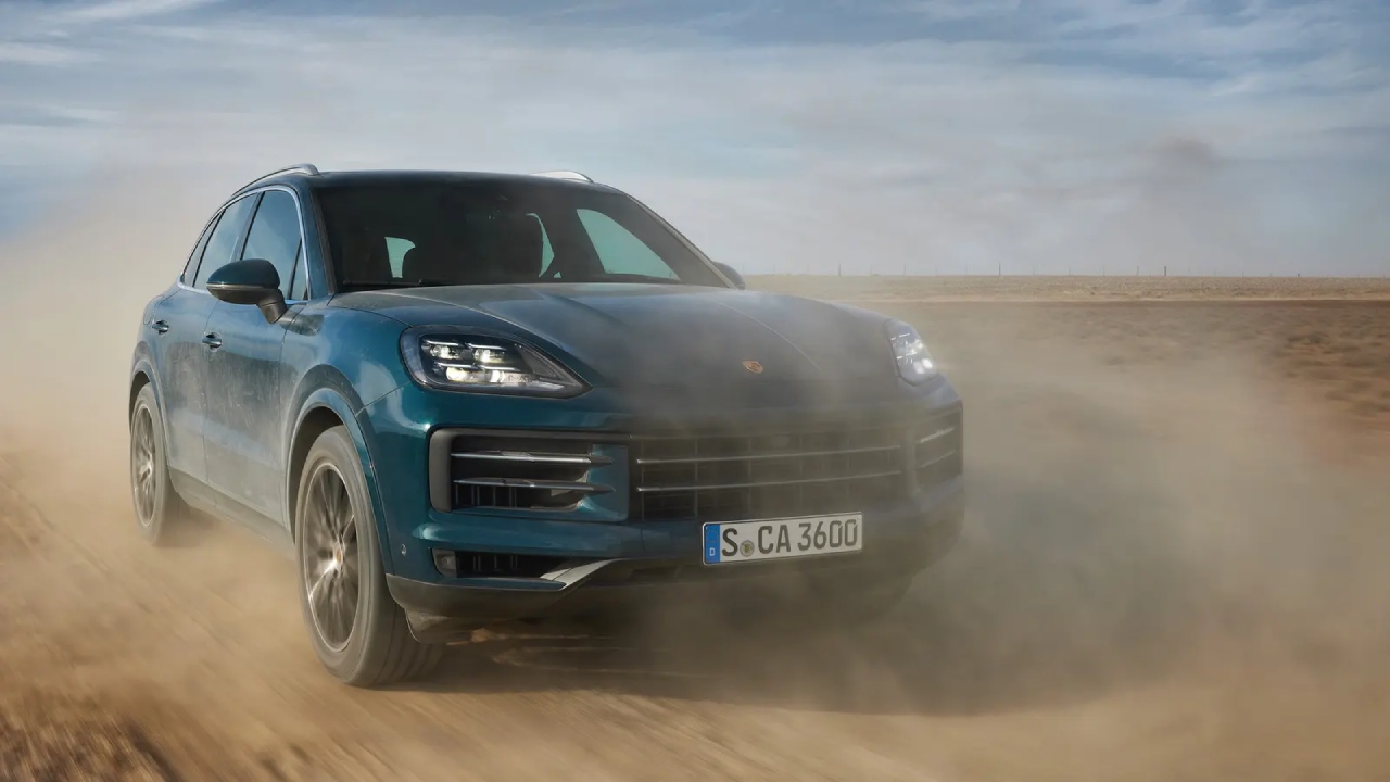 37523 Photo Exterior Porsche Cayenne 2024 in Saudi Arabia