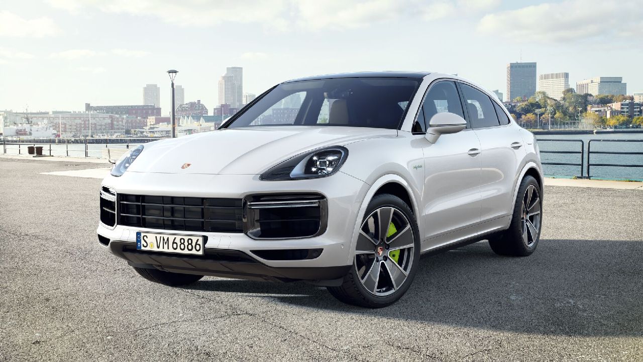 25901 Photo Exterior Porsche Cayenne Coupe Turbo S E-Hybrid 2023 in UAE