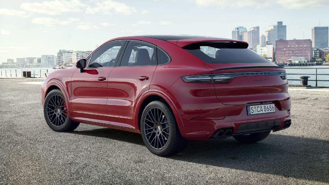 25883 Photo Exterior Porsche Cayenne Coupe GTS 2023 in UAE