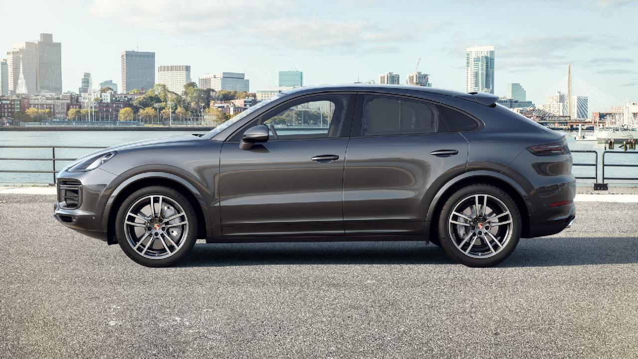 25893 Photo Exterior Porsche Cayenne Coupe Turbo 2023 in UAE