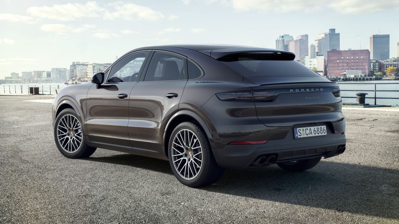 27801 Photo Exterior Porsche Cayenne Coupe S Platinum 2023 in Saudi Arabia