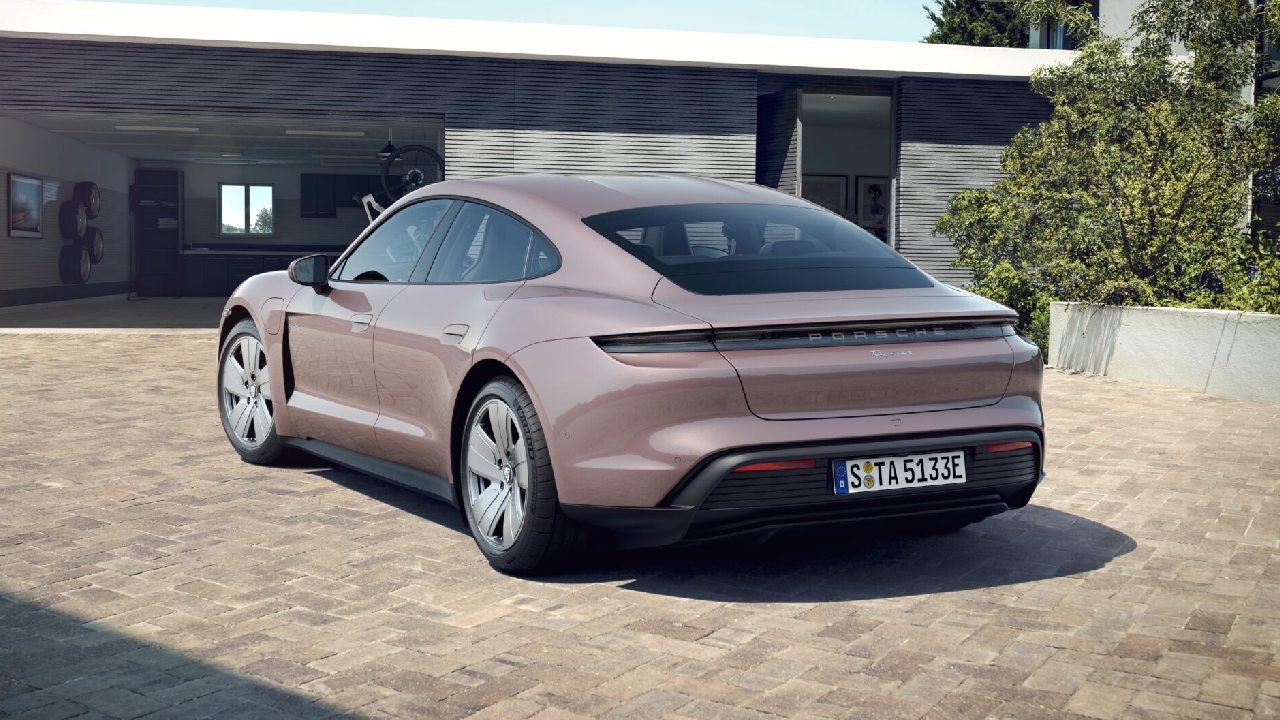 25704 Photo Exterior Porsche Taycan Standard 2023 in UAE