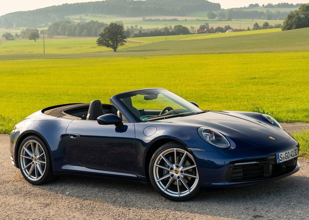 Prices and Specifications for Porsche 911 Carrera 4 Cabriolet 2022 in UAE |  Autopediame