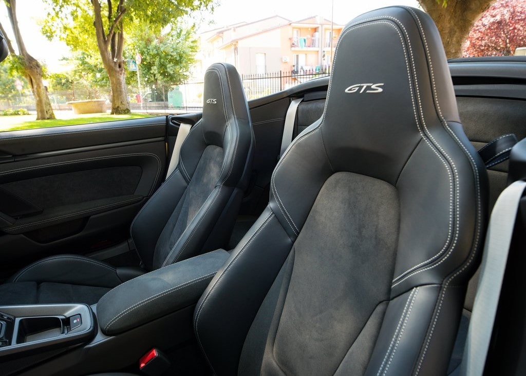 20024 Photo Exterior Porsche 911 Carrera GTS Cabriolet 2022 in UAE