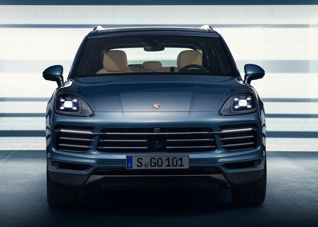 20548 Photo Exterior Porsche Cayenne Platinum 2022 in UAE