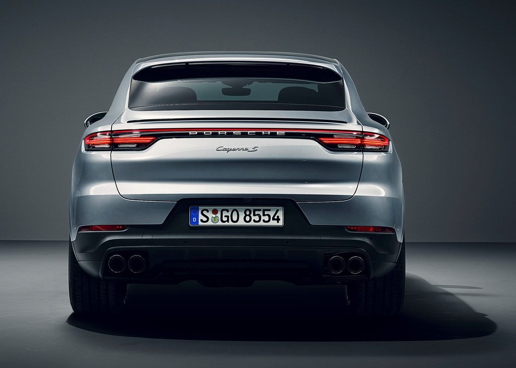 20252 Photo Exterior Porsche Cayenne Coupe S 2022 in Saudi Arabia