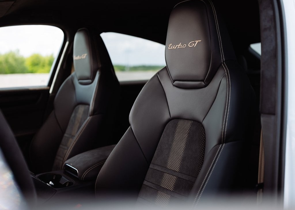 20591 Photo Exterior Porsche Cayenne Turbo GT 2022 in UAE
