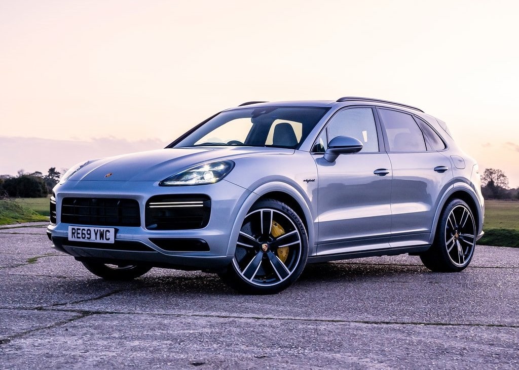 20388 Photo Exterior Porsche Cayenne Coupe Turbo S E-Hybrid 2022 in UAE