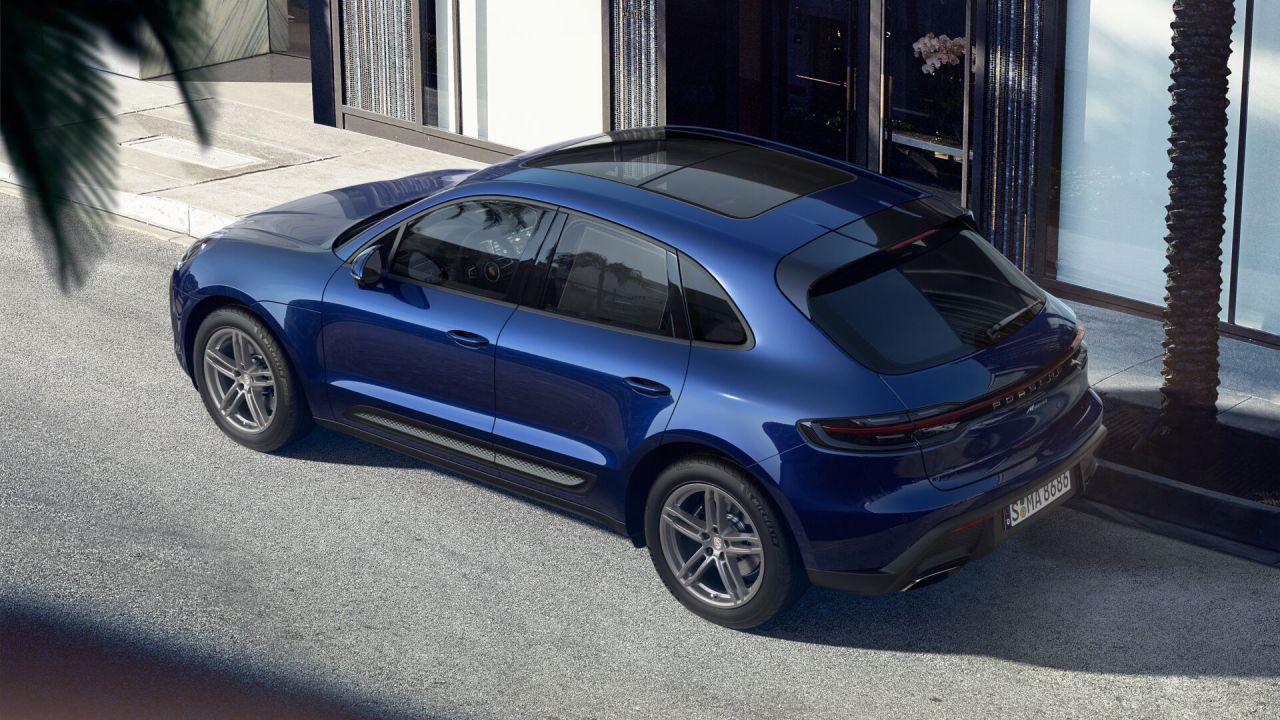 28566 Photo Exterior Porsche Macan Standard 2023 in Saudi Arabia