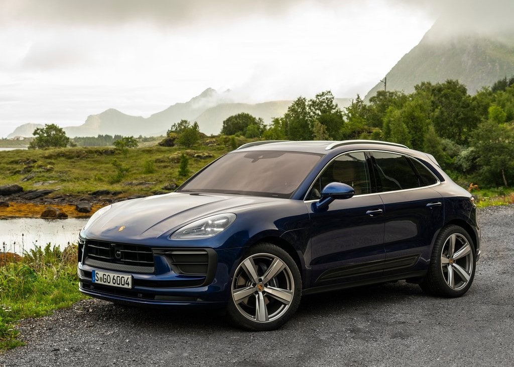 20394 Photo Exterior Porsche Macan Standard 2022 in Saudi Arabia