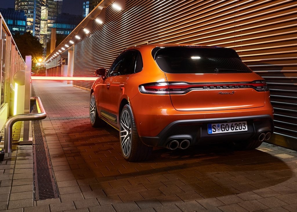 20301 Photo Exterior Porsche Macan S 2022 in UAE