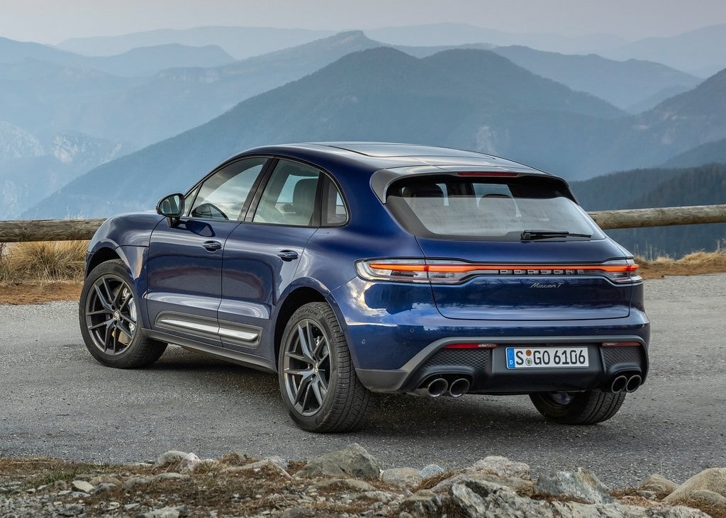 20306 Photo Exterior Porsche Macan Turbo 2022 in UAE