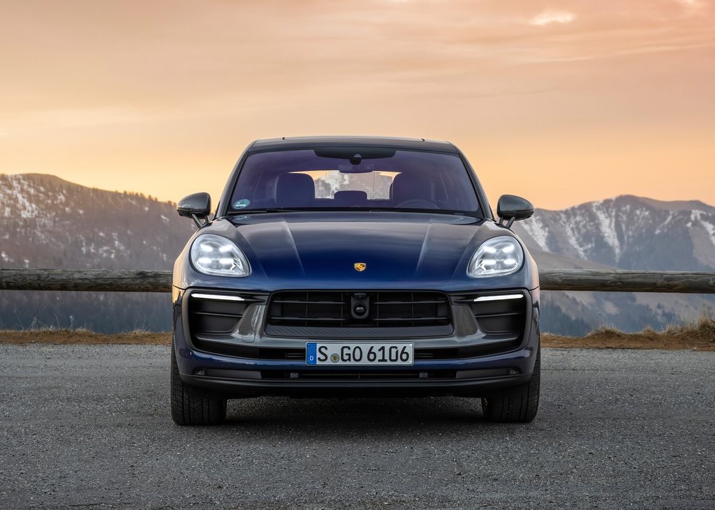 20304 Photo Exterior Porsche Macan Turbo 2022 in UAE