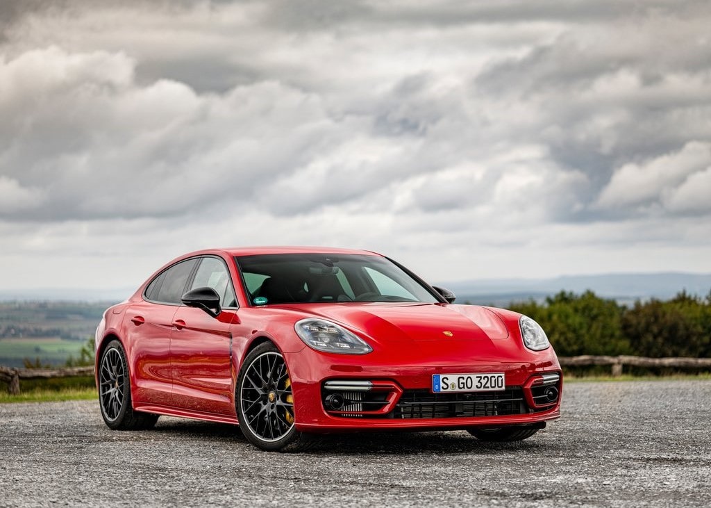 20272 Photo Exterior Porsche Panamera GTS 2022 in UAE